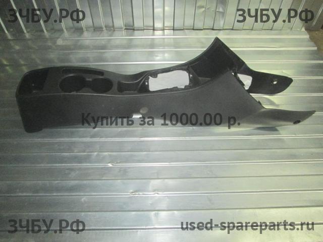 Hyundai Solaris 1 Консоль между сиденьями (Подлокотник)