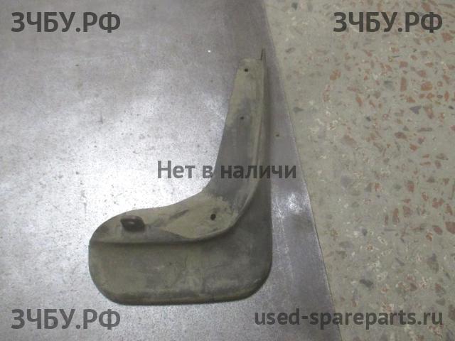 Ford Focus 3 Брызговик передний правый