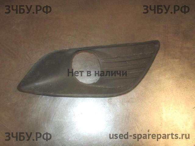 Ford Focus 2 (рестайлинг) Рамка противотуманной фары правой
