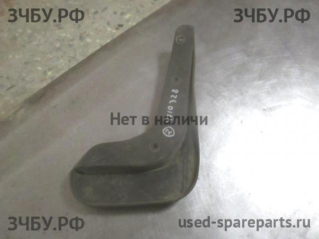 Ford Focus 3 Брызговик передний левый