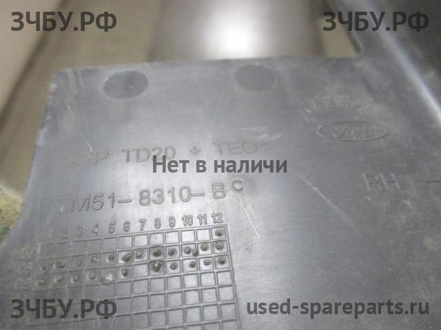 Ford Focus 3 Пыльник двигателя правый