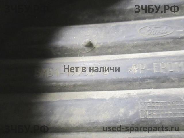 Ford Focus 3 Рамка противотуманной фары правой