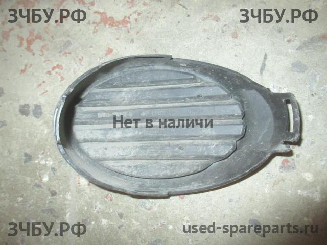 Ford Focus 3 Рамка противотуманной фары правой