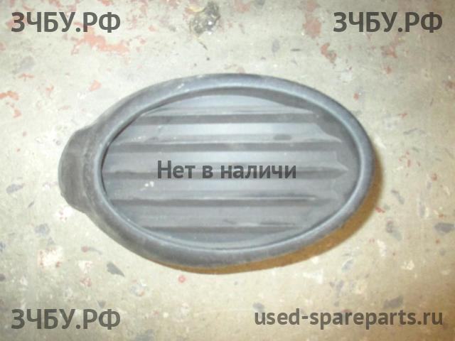 Ford Focus 3 Рамка противотуманной фары правой