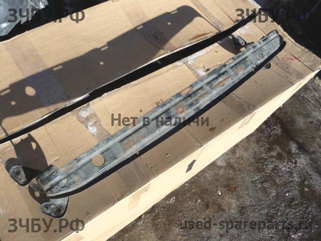 Volvo S40 (3) Балка подрадиаторная