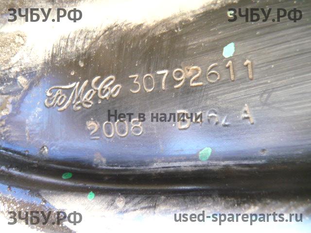 Volvo S40 (3) Балка подрадиаторная