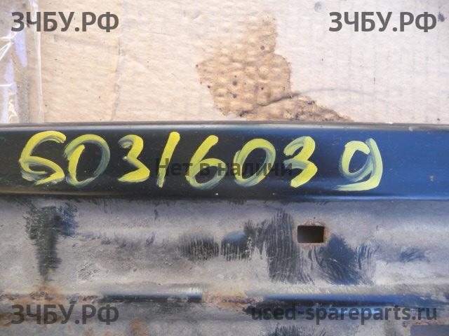 Volvo S40 (3) Балка подрадиаторная