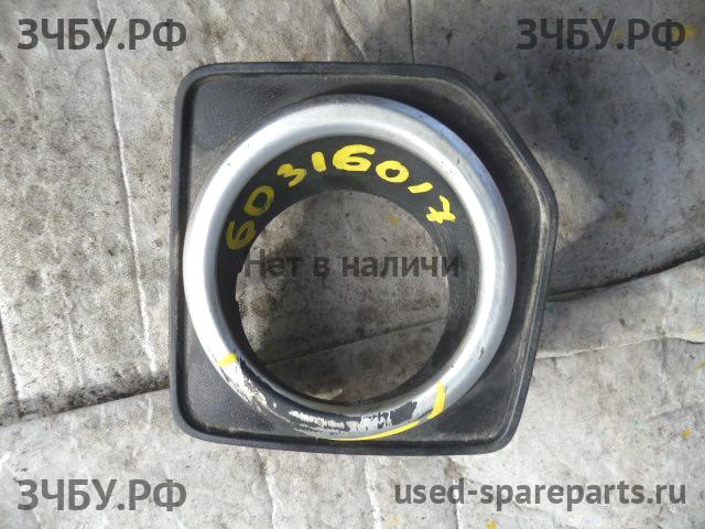 Land Rover Freelander 2 Рамка противотуманной фары левой
