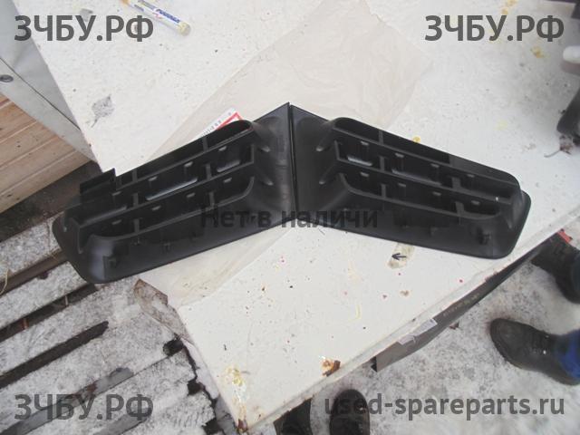 Renault Megane 2 Решетка в бампер