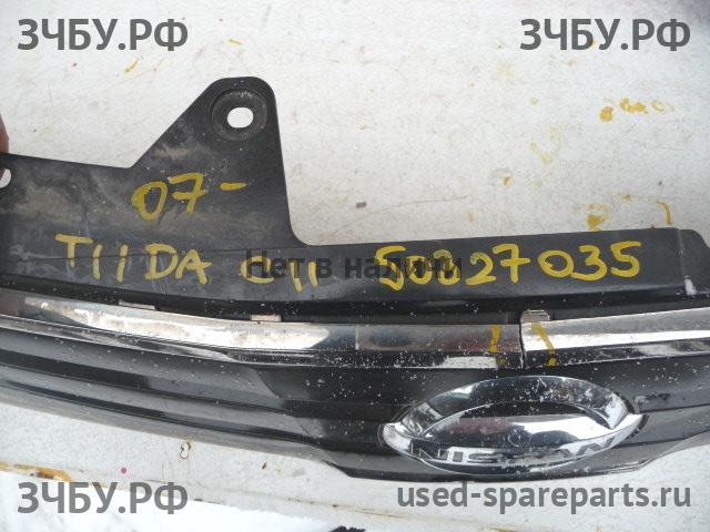Nissan Tiida 1 Решетка радиатора