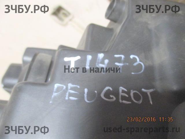 Peugeot 207 Фара правая