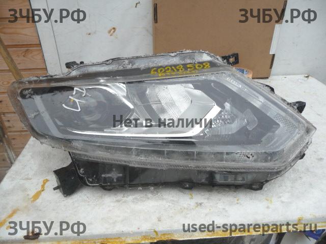 Nissan X-Trail 3 (T32) Фара правая