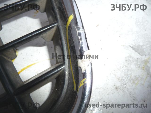 Volvo S40 (3) Решетка радиатора
