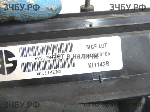 KIA Rio 1 Решетка радиатора