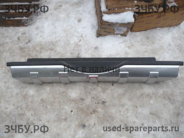 Mitsubishi Pajero/Montero 4 Накладка заднего бампера