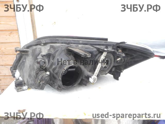 Toyota RAV 4 (3) Фара правая