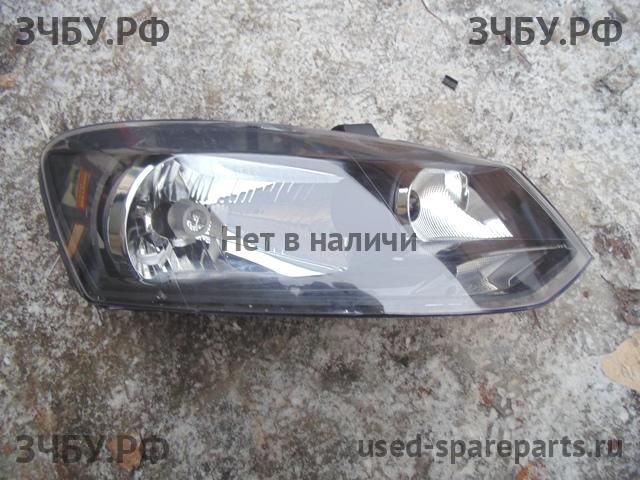 Volkswagen Polo 5 (HB) Фара правая