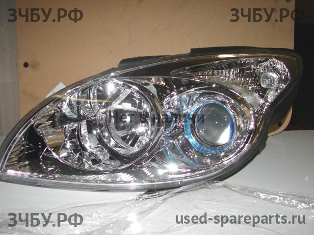 Hyundai i30 (1) [FD] Фара левая
