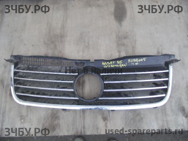 Volkswagen Passat B5 Решетка радиатора