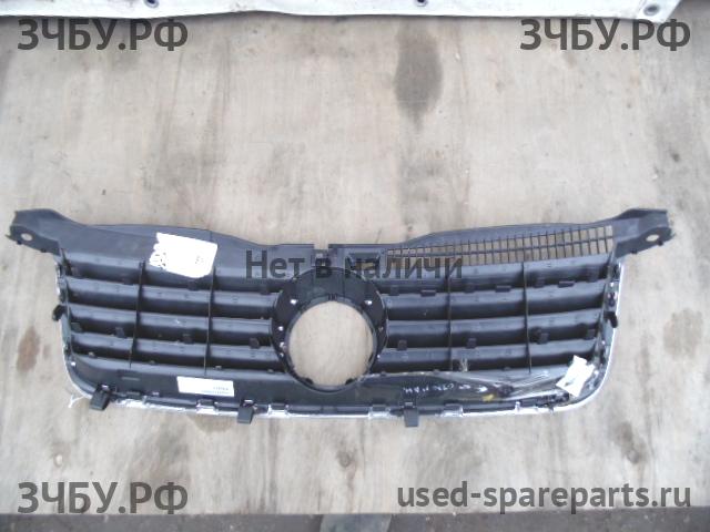 Volkswagen Passat B5 Решетка радиатора
