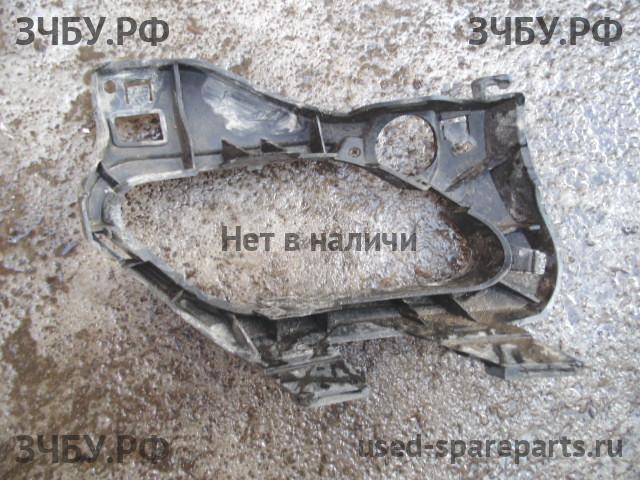 Citroen C4 (1) Кронштейн бампера передний