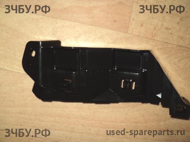 Suzuki SX4 (1) Кронштейн бампера передний