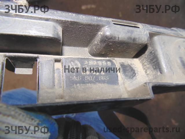 Volkswagen Golf 6 Кронштейн бампера задний