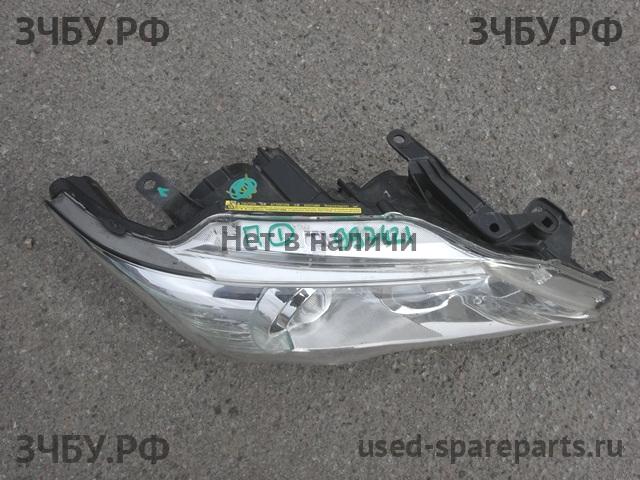 Toyota Camry 7 (V50) Фара правая