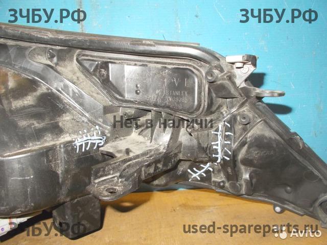Toyota RAV 4 (4) Фара левая