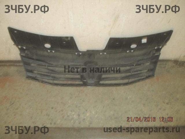 Renault Sandero 1 Решетка радиатора