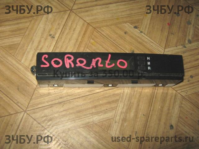 KIA Sorento 1 Часы