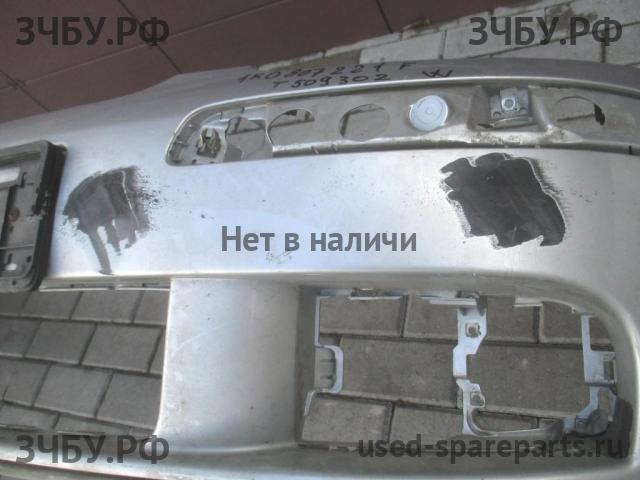 Volkswagen Golf 5 Бампер передний