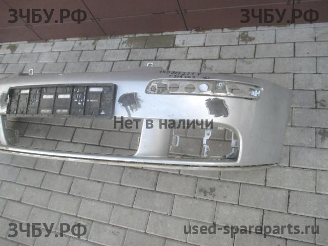 Volkswagen Golf 5 Бампер передний