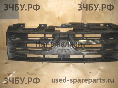 Mitsubishi Pajero/Montero 4 Решетка радиатора