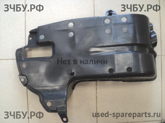 Toyota Corolla (E12) Пыльник двигателя