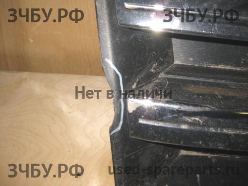 Mitsubishi Pajero/Montero 4 Решетка радиатора