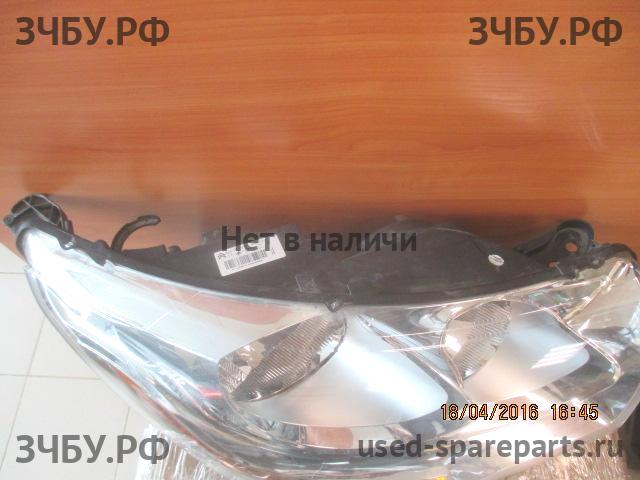 Citroen C4 (2) Фара правая