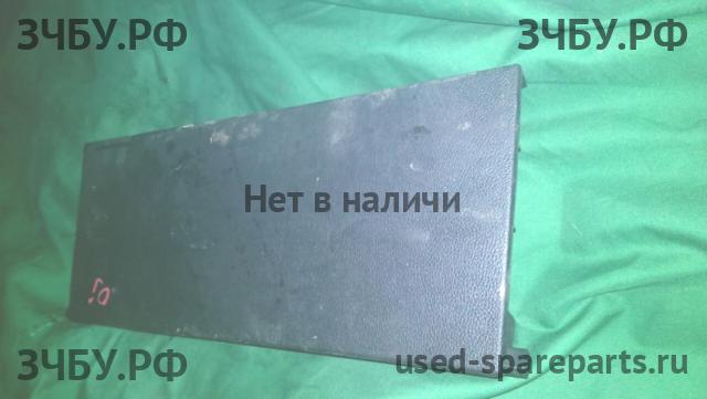 Opel Astra J Накладка крышки багажника