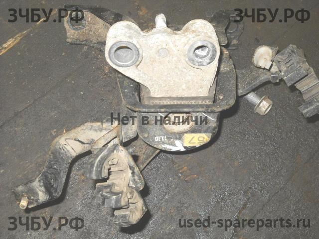 Toyota Corolla (E14 - E15) Кожух двигателя (накладка, крышка на двигатель)