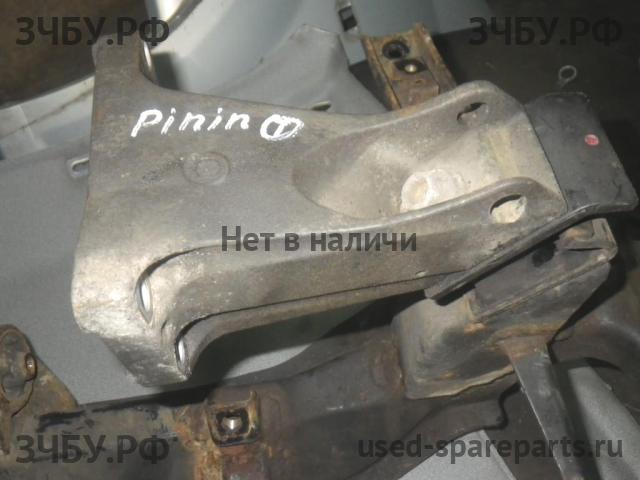 Mitsubishi Pajero Pinin (H60) Кронштейн крепления ДВС