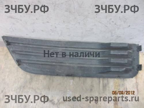 Ford Focus 2 Рамка противотуманной фары правой