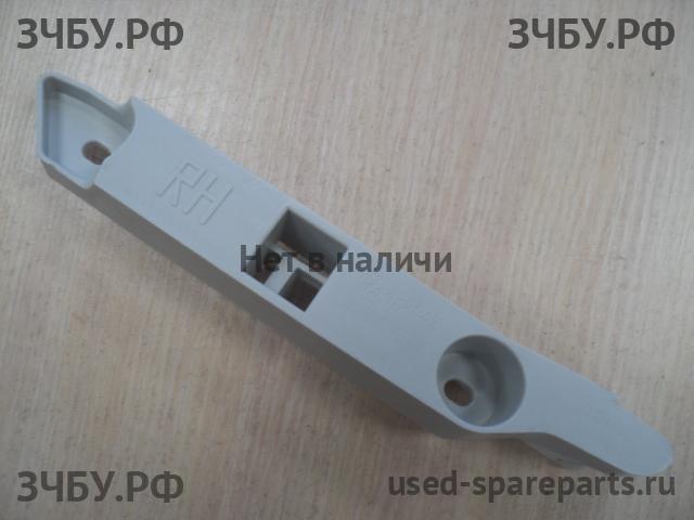 Ford Focus 2 (рестайлинг) Кронштейн бампера передний