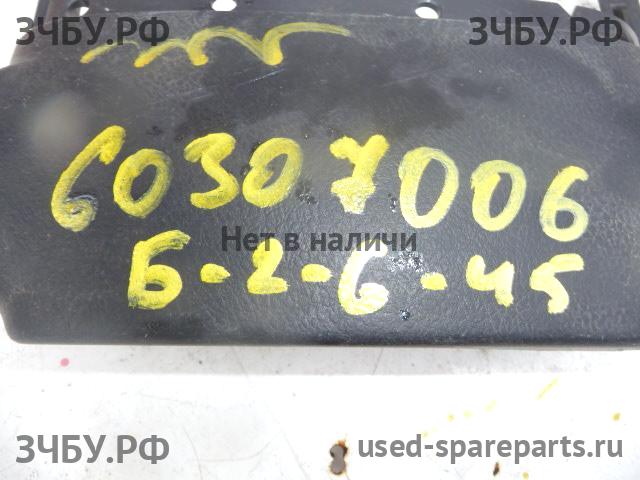 Toyota Camry 7 (V50) Кожух рулевой колонки