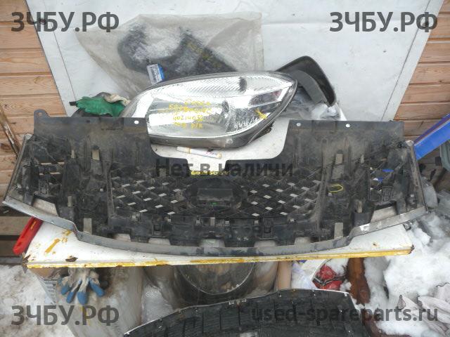 Nissan Navara 1 (D40) Решетка радиатора