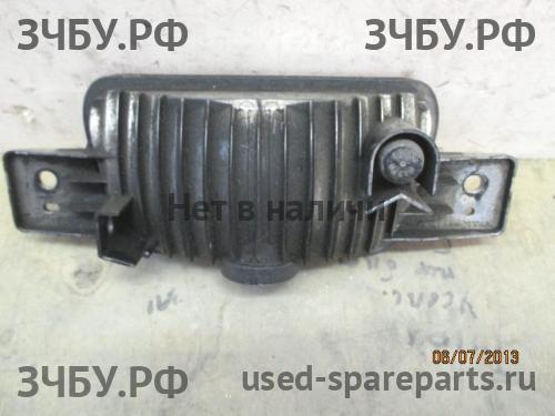 Mitsubishi Pajero/Montero 4 Фонарь средний