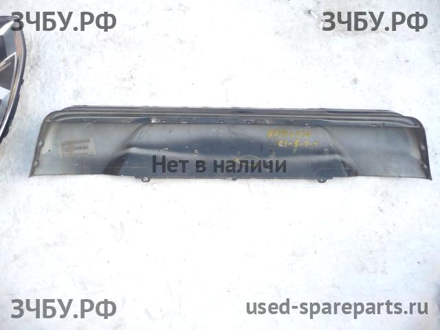 Ford Mondeo 4 Накладка крышки багажника