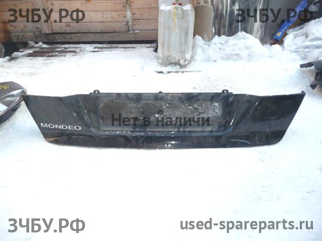 Ford Mondeo 4 Накладка крышки багажника