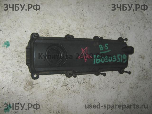 Volkswagen Passat B5 Крышка головки блока (клапанная)