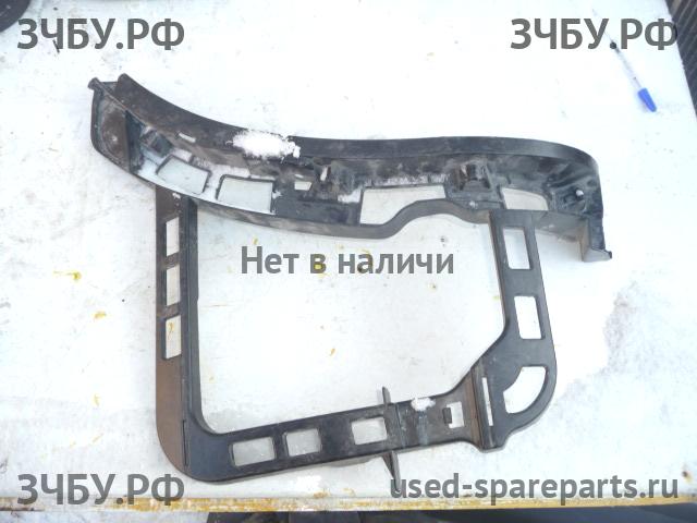 Volkswagen Passat B7 Кронштейн бампера задний