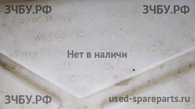 Jeep Grand Cherokee 4 Бачок омывателя лобового стекла
